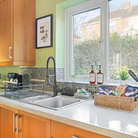 3 Bedroom House - Well Presented - Spacious - Flexible Check In - Free Parking Nottingham Exterior foto